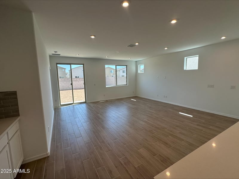 7413 Peck Dr, Glendale, AZ 85303