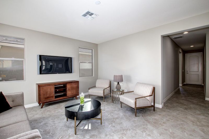 7413 S 27th Rn, Phoenix, AZ 85042