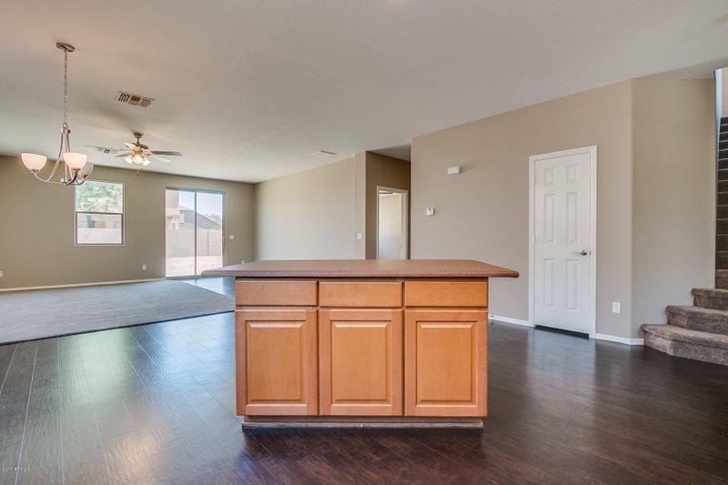 7413 S 30th Ave, Phoenix, AZ 85041