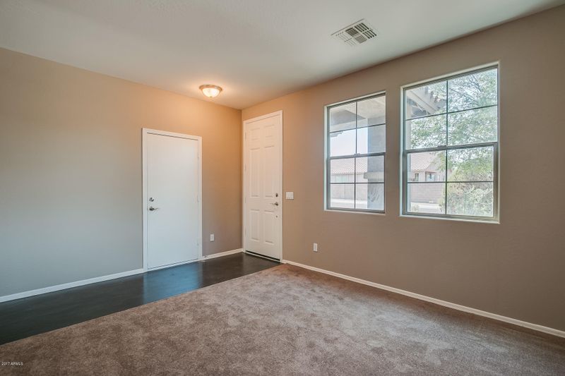 7413 S 30th Ave, Phoenix, AZ 85041