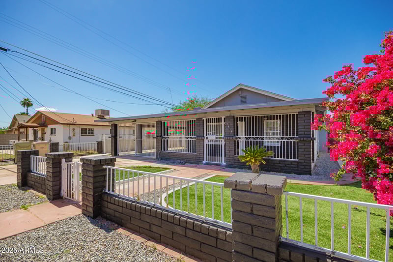 7414 54th Ave, Glendale, AZ 85301
