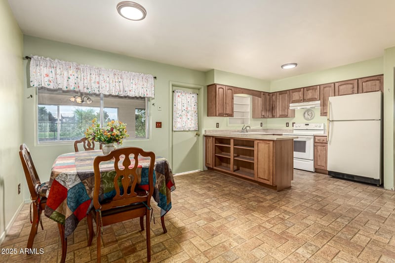 7414 Hearn Rd, Peoria, AZ 85381