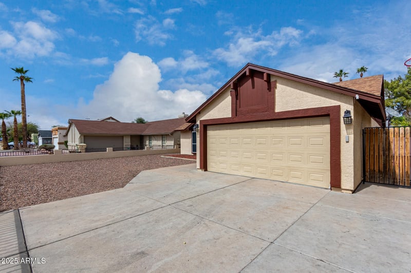 7414 Tuckey Ln, Glendale, AZ 85303