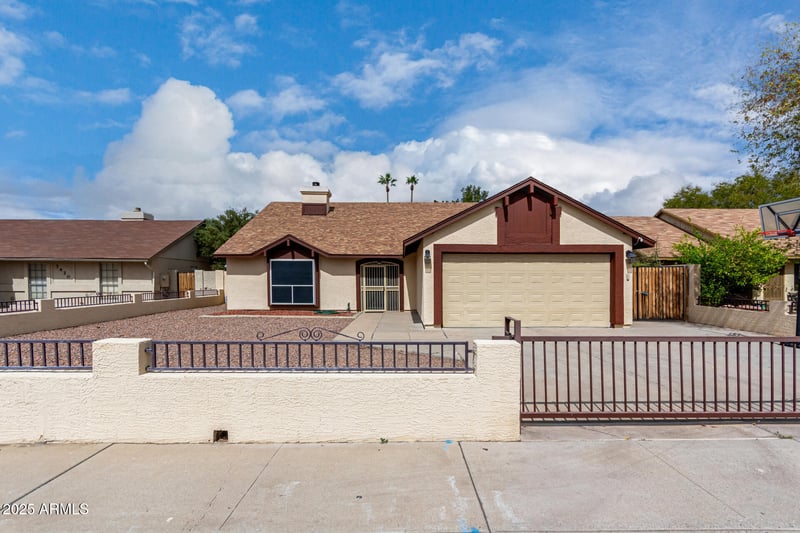 7414 Tuckey Ln, Glendale, AZ 85303