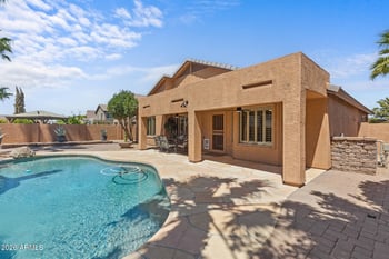 7415 W Aurora Dr, Glendale, AZ 85308