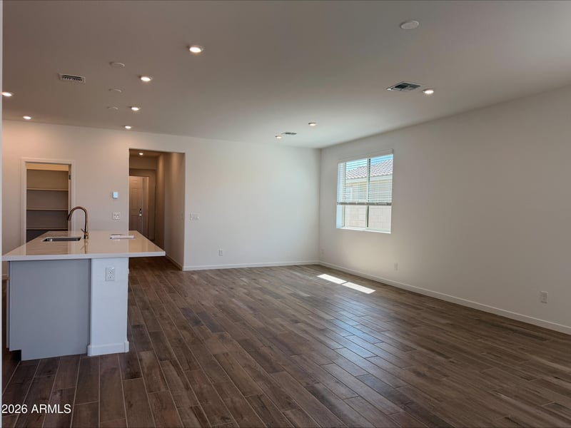 7416 W Rose Ln, Glendale, AZ 85303