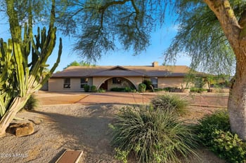 7417 Grovers Ave, Glendale, AZ 85308