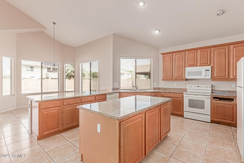 7418 25th Ln, Phoenix, AZ 85041