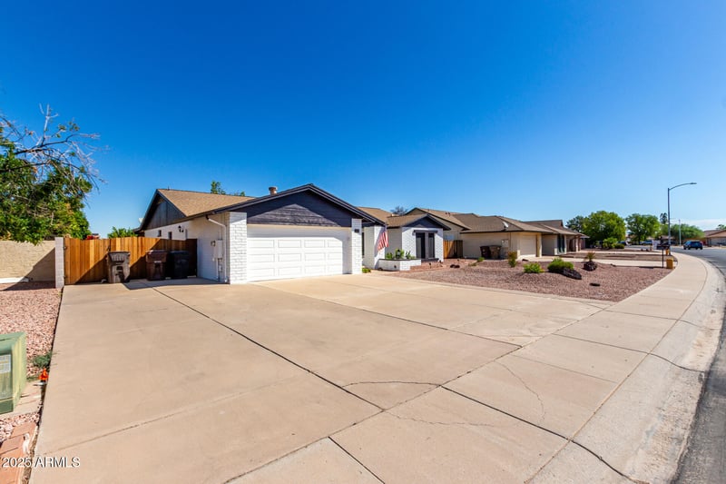 7418 Corrine Dr, Peoria, AZ 85381
