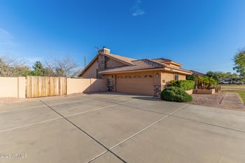 7419 79th Ln, Glendale, AZ 85303