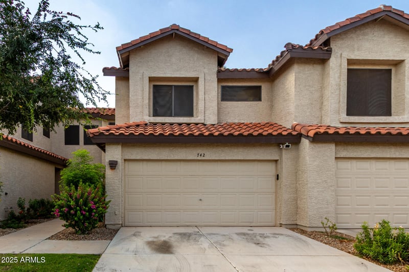 742 Crows Nest Dr, Gilbert, AZ 85233