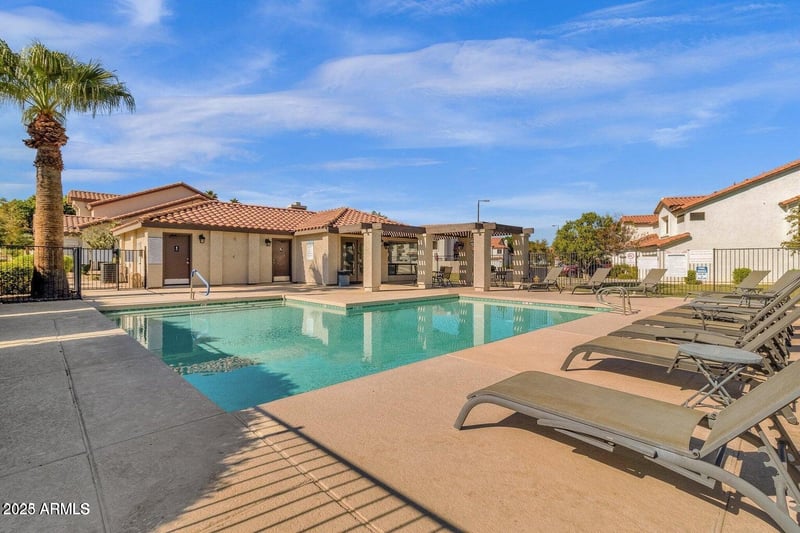 742 Crows Nest Dr, Gilbert, AZ 85233