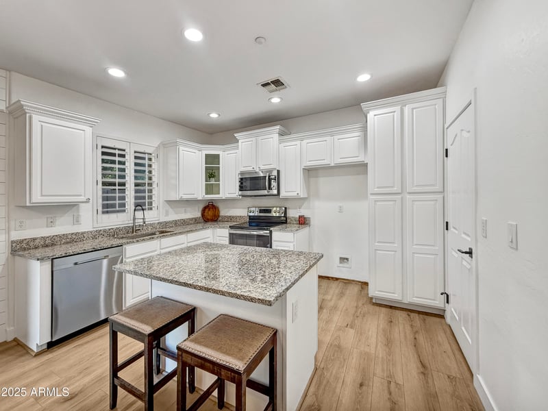 7421 Fargo Dr, Peoria, AZ 85382