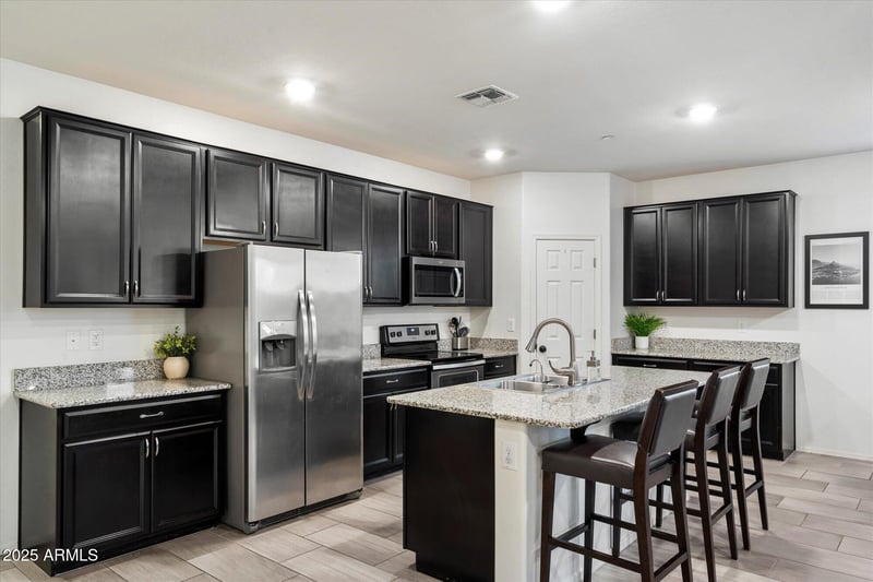 7424 Flower Ave, Mesa, AZ 85208