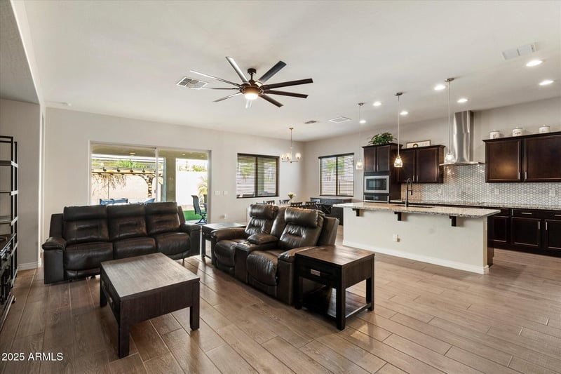 7424 Jasmine Trl, Peoria, AZ 85383