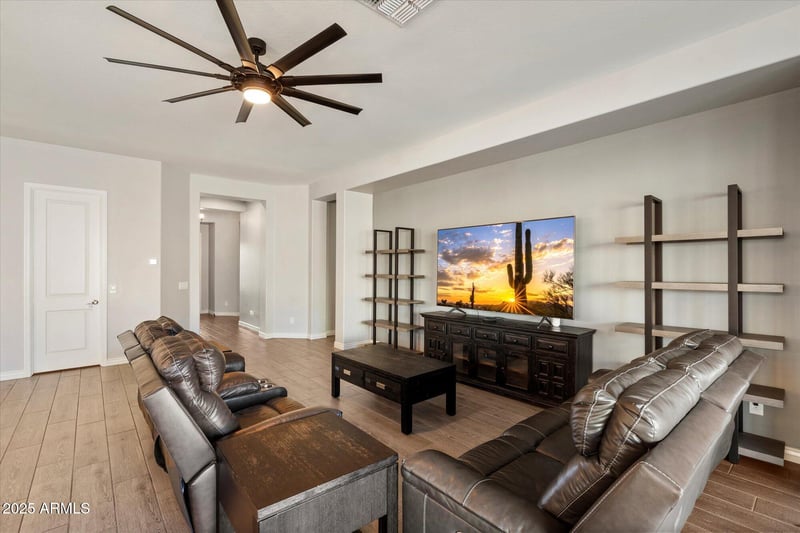 7424 Jasmine Trl, Peoria, AZ 85383