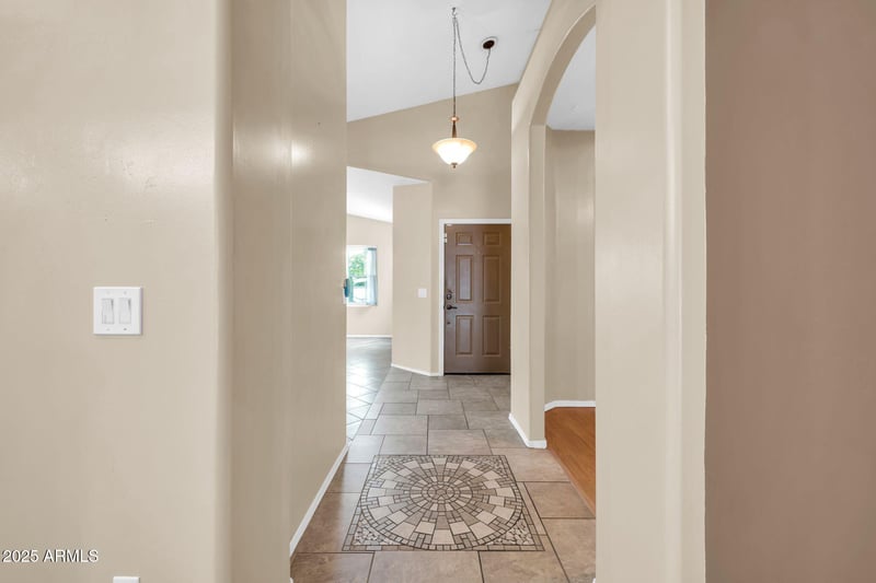 7425 75th Dr, Glendale, AZ 85303