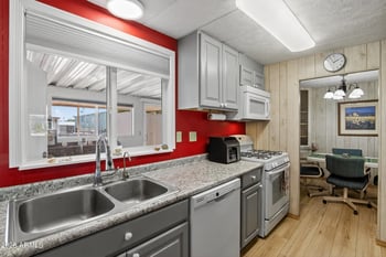 7425 Abilene Ave, Mesa, AZ 85208