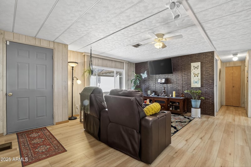 7425 Abilene Ave, Mesa, AZ 85208