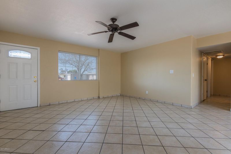 7425 W Devonshire Ave, Phoenix, AZ 85033