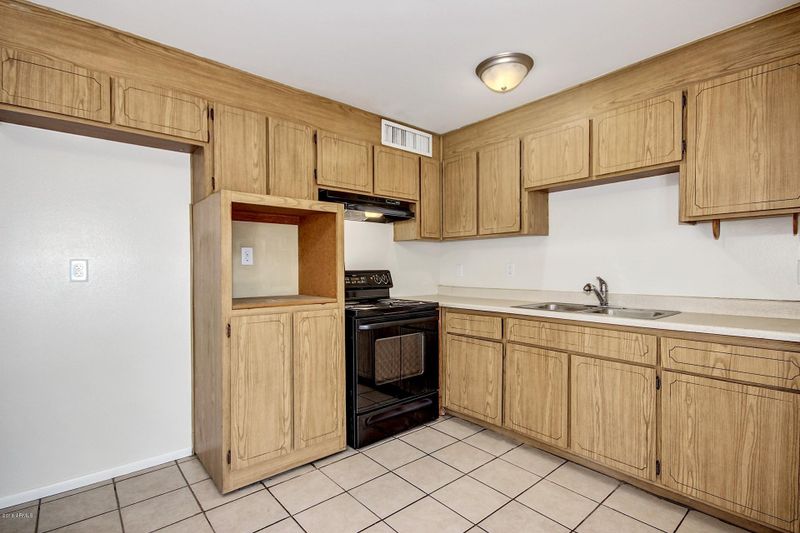 7425 W Montecito Ave, Phoenix, AZ 85033