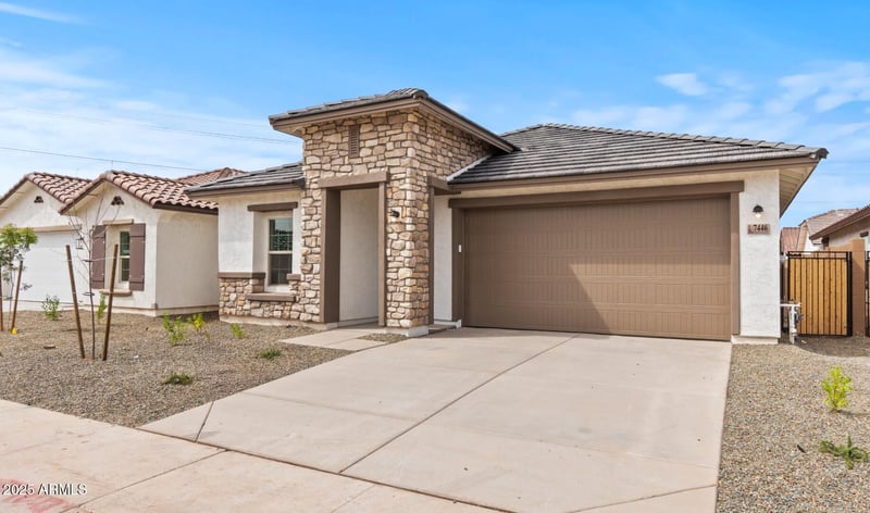 7426 76th Dr, Laveen, AZ 85339