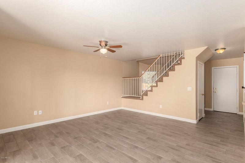 7426 S 40th Ln, Phoenix, AZ 85041