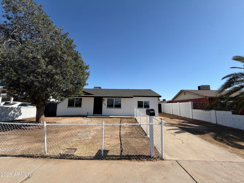 7426 W Holly St, Phoenix, AZ 85035