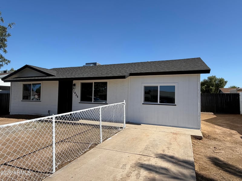 7426 W Holly St, Phoenix, AZ 85035