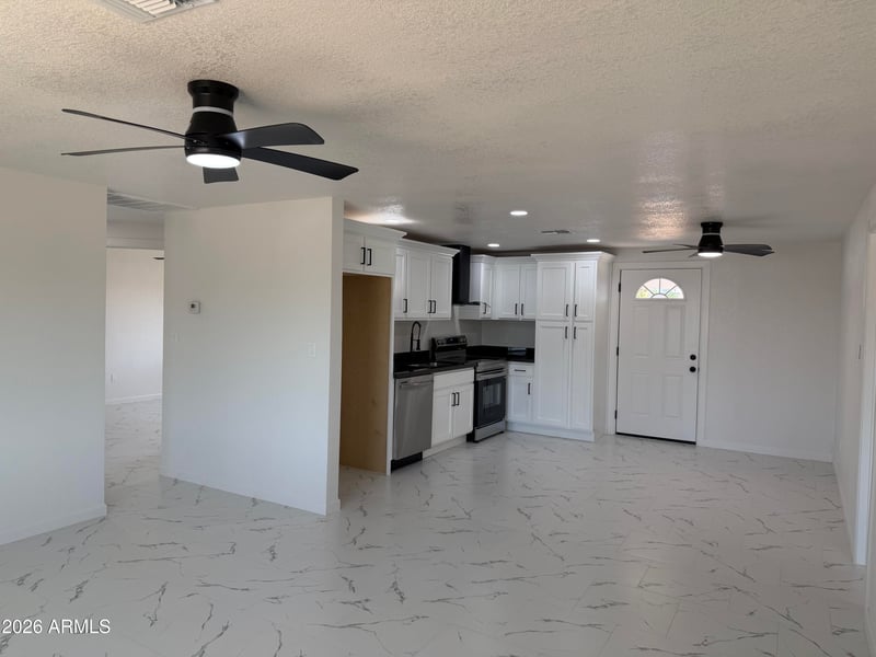 7426 W Holly St, Phoenix, AZ 85035