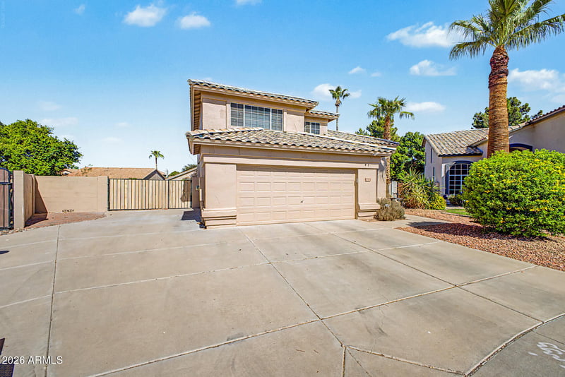 7427 W Hill Ln, Glendale, AZ 85310