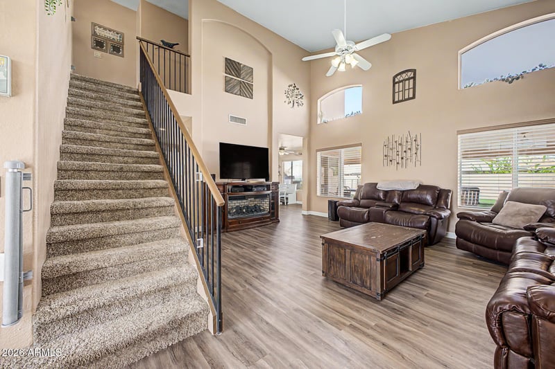 7427 W Hill Ln, Glendale, AZ 85310
