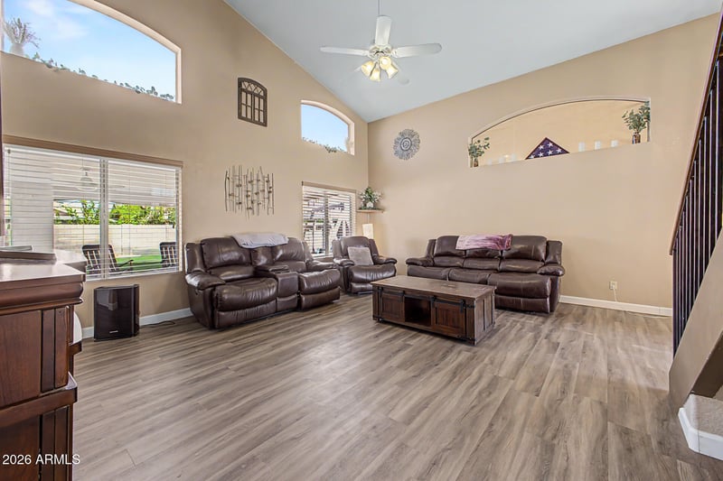 7427 W Hill Ln, Glendale, AZ 85310