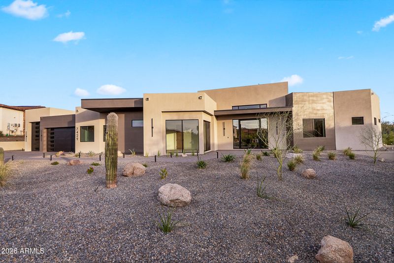 7429 E Forest Trail Cir, Mesa, AZ 85207