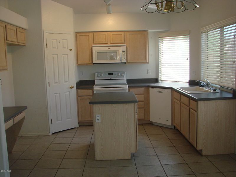 7429 E Nido Ave, Mesa, AZ 85208