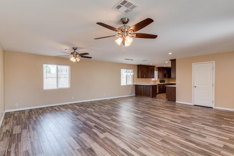 7431 W Wolf St, Phoenix, AZ 85033
