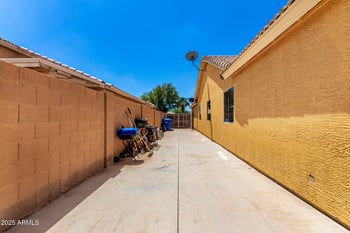 7432 Raymond St, Phoenix, AZ 85043