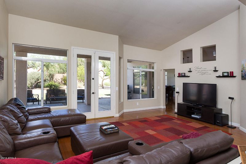7432 W Foothill Dr, Glendale, AZ 85310