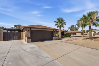 7433 Canterbury Dr, Peoria, AZ 85345