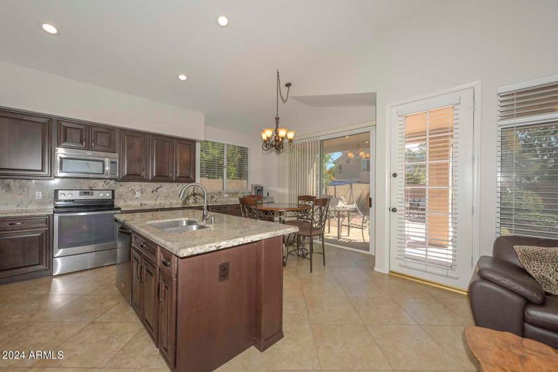 7433 W Foothill Dr, Glendale, AZ 85310