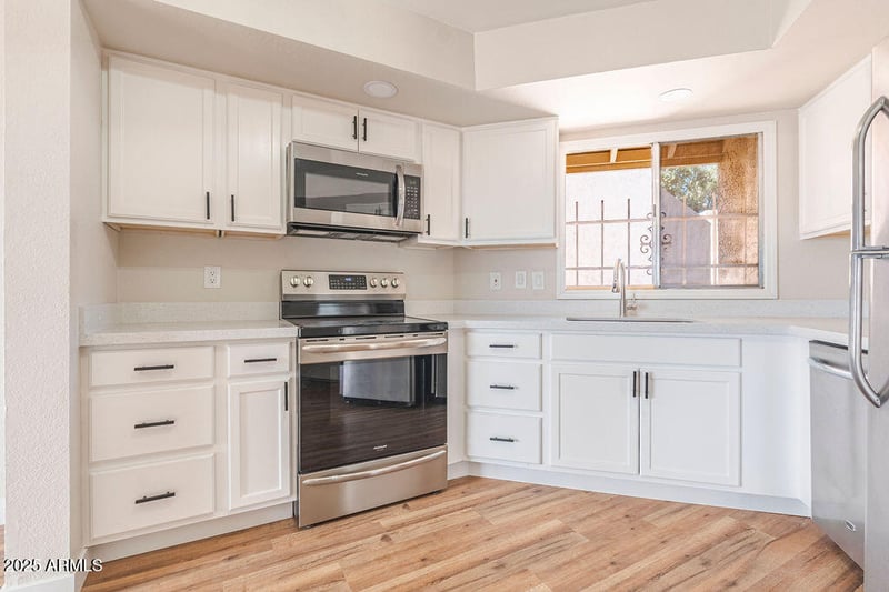 7434 44th Dr, Glendale, AZ 85301