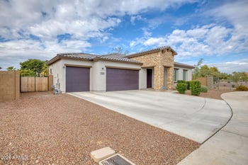 7434 80th Ln, Glendale, AZ 85303