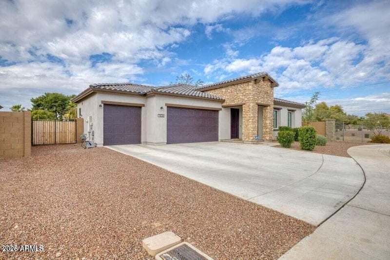 7434 N 80th Ln, Glendale, AZ 85303