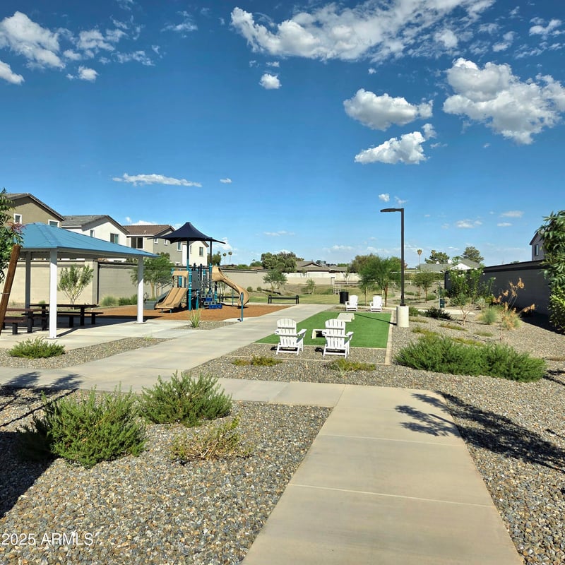 7438 Rose Ln, Glendale, AZ 85303