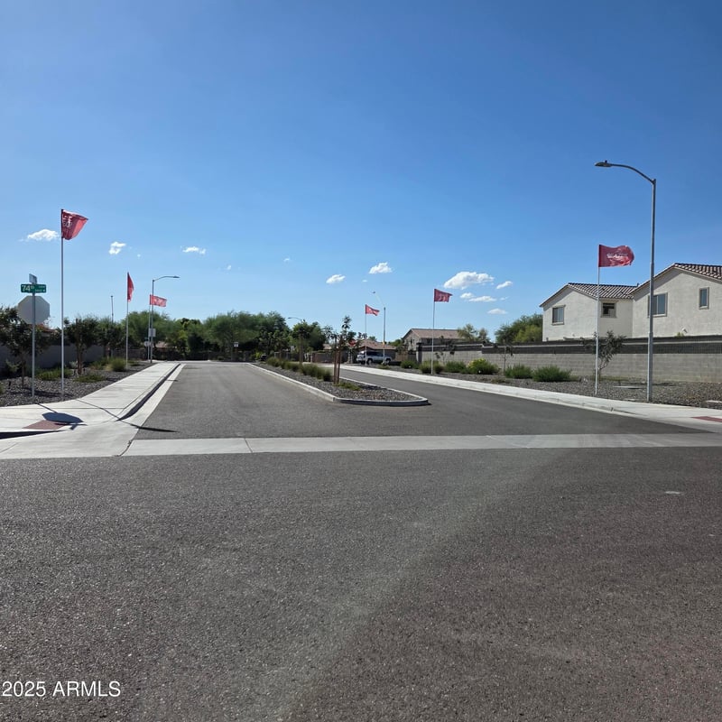 7438 Rose Ln, Glendale, AZ 85303