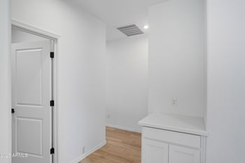 7438 Rose Ln, Glendale, AZ 85303