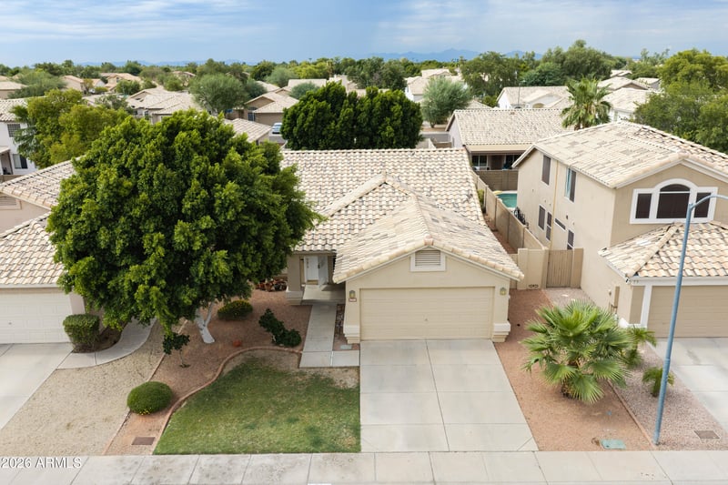 7439 Louise Dr, Glendale, AZ 85310