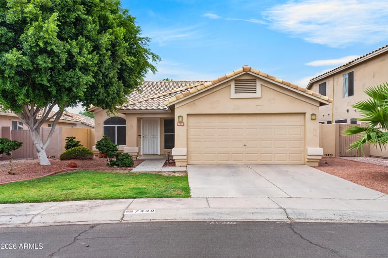 7439 Louise Dr, Glendale, AZ 85310