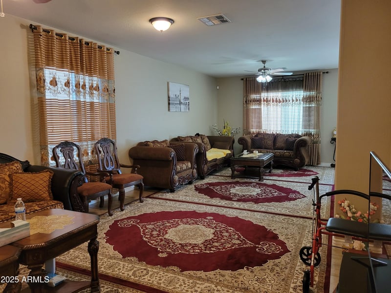 7439 Wolf St, Phoenix, AZ 85033