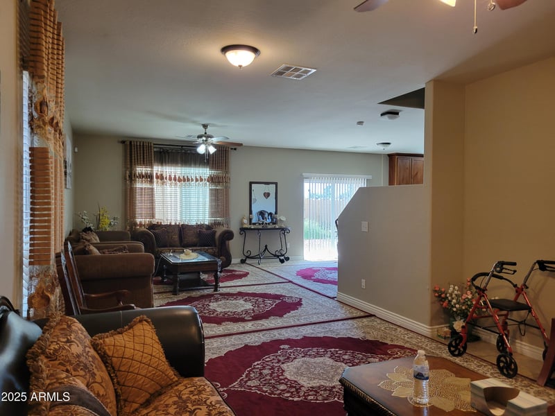 7439 Wolf St, Phoenix, AZ 85033